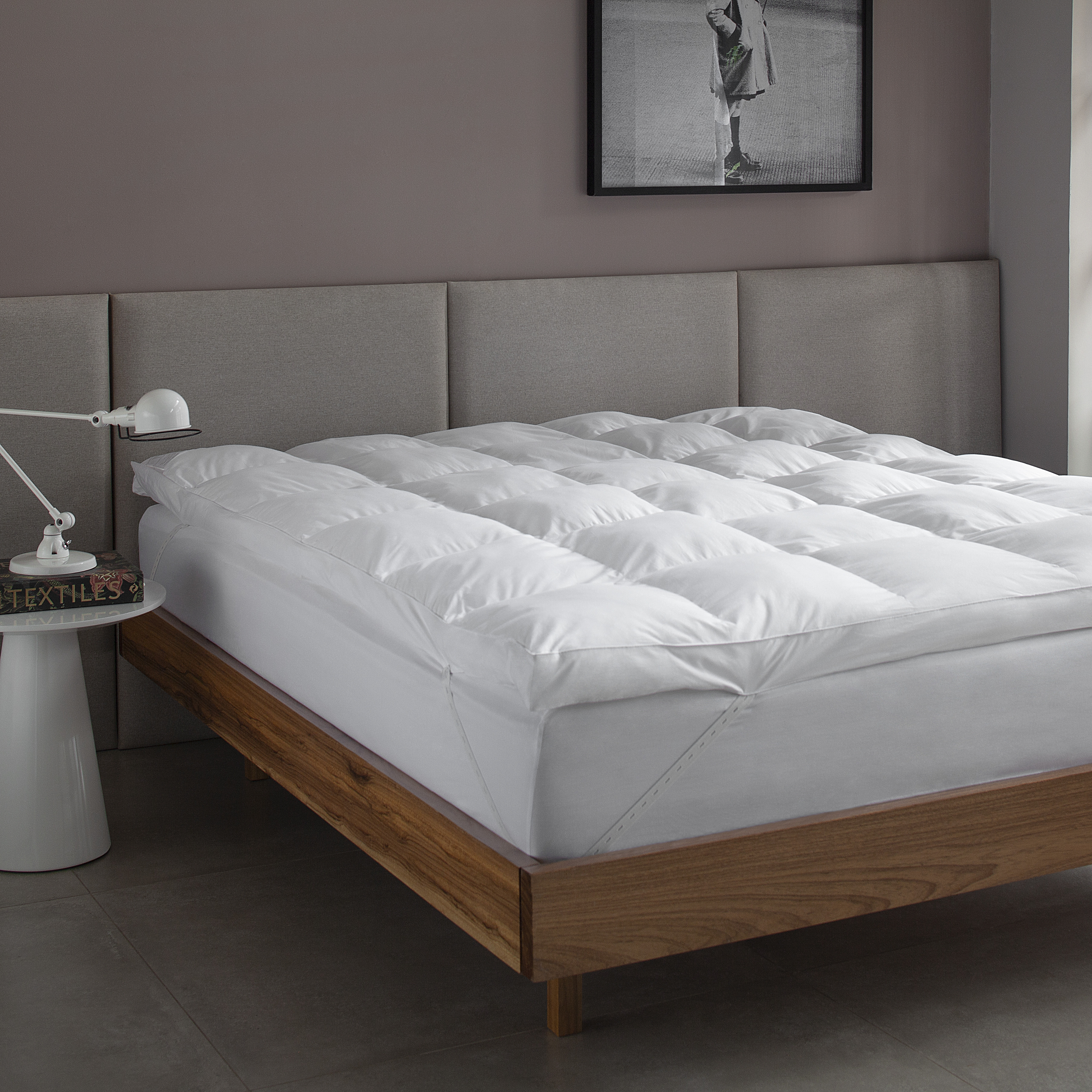 Intense-Ref.-22463---Pillow-Top-Ambientada-na-Cama---001---BRANCO