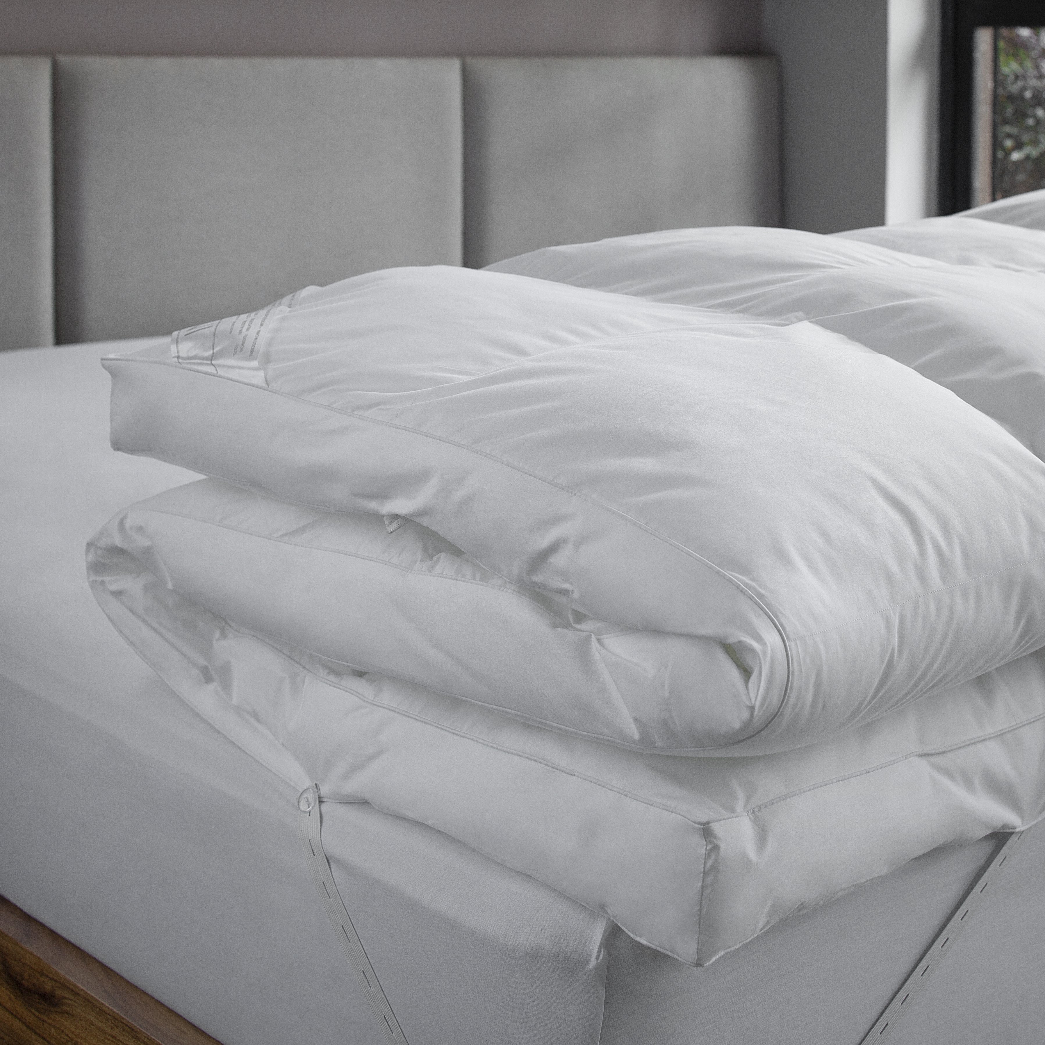 Intense-Ref.-22463---Pillow-Top-Ambientada-Dobrado---001---BRANCO